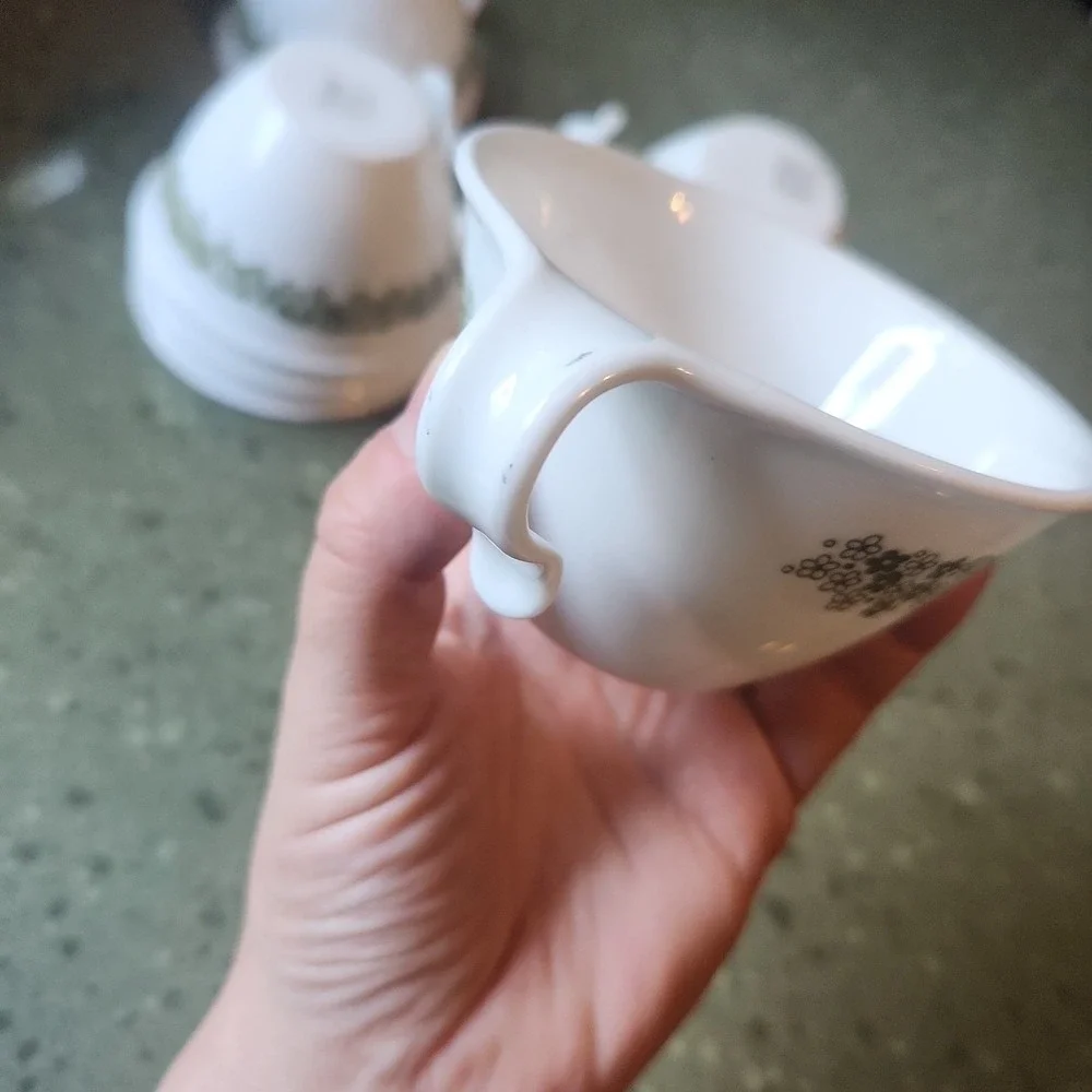 VTG Corelle Corning Spring Blossom Crazy Daisy Cups, Set of 8 Hook Handle